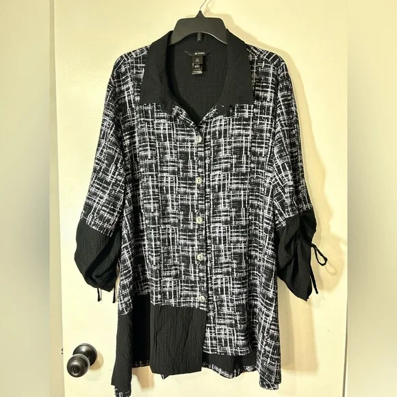 Ali Miles Womens Plus Black Short Sleeve Button Up Asymmetrical Blouse Sz 2X - Picture 1 of 10